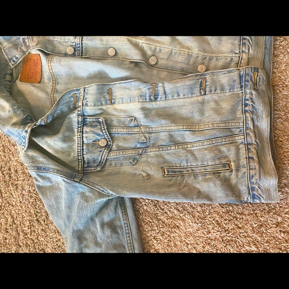 Levi’s Jacket - L